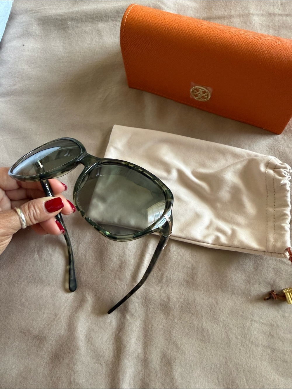 Tory Burch Green Tortoiseshell Oversized Women's Sunglasses Model TY7054 - Picture 8 of 13